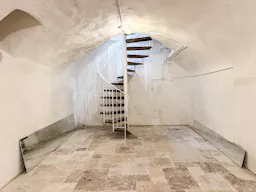 Spacious Gallery Space in the Haut Marais - Image 5