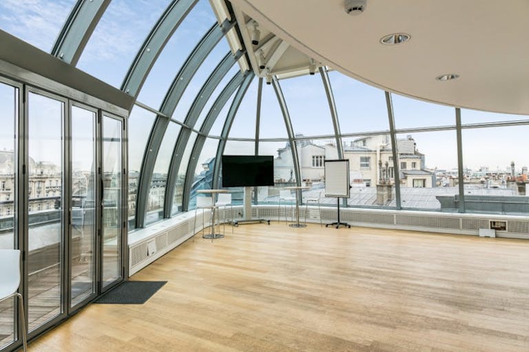 Avenue des Champs-Élysées Event Showroom - Image 1