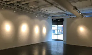 Gallery under the high Line - Image 0