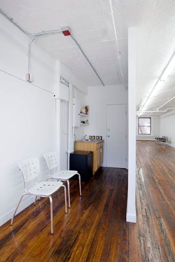 Beautiful Downtown Showroom - Image 4