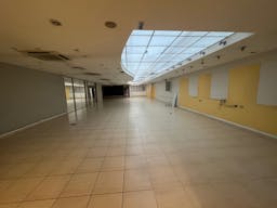 Big flagship store near Champs Elys�e - 800m2 - pop-up store - showroom - Image 1