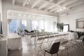 DTLA Grand Loft with High Ceilings - Image 15