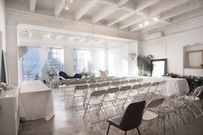 DTLA Grand Loft with High Ceilings - Image 15