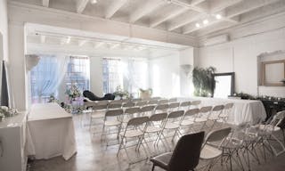 DTLA Grand Loft with High Ceilings - Image 15