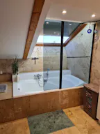 Appartement aux beaux volumes - Image 8