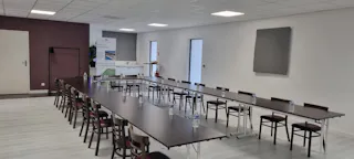 Salle à louer 80m2 proche des axes routiers (Marseille, Aix en Provence, Vitrolles, Marignane) - Image 3