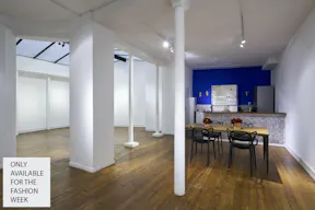 Beautiful Art Gallery - Image 7