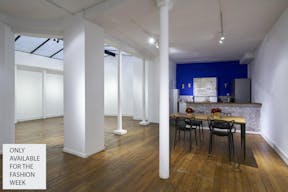 Beautiful Art Gallery - Image 7