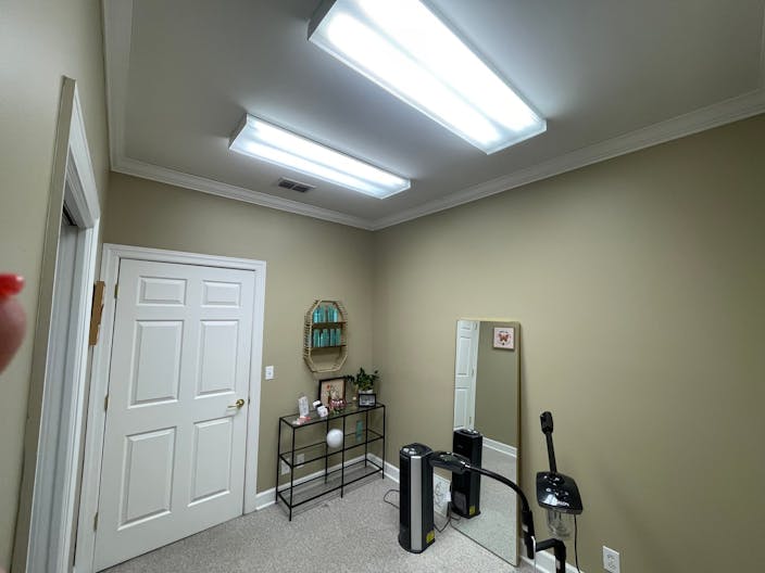 Beauty/wellness space for lease in excellent location! - Image 0