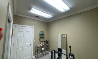 Beauty/wellness space for lease in excellent location! - Image 0