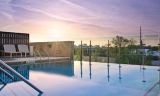 Vibrant Nashville Meeting Space - Image 2