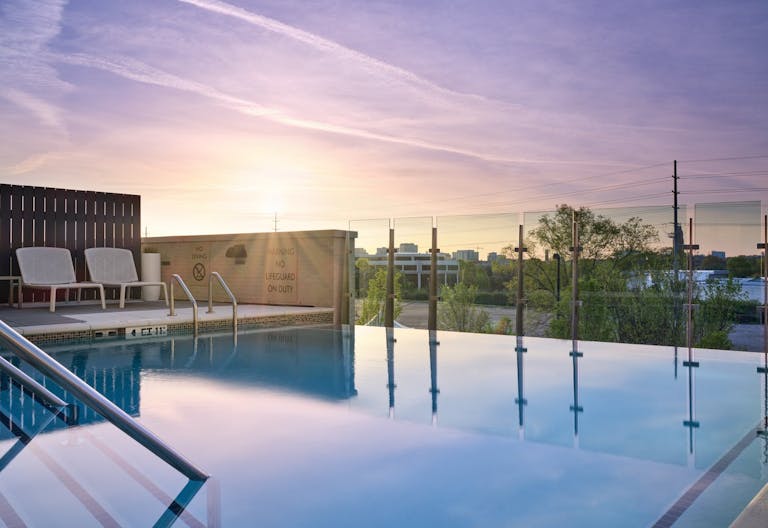 Vibrant Nashville Meeting Space - Image 2