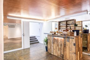 Superb Creative Space in Le Marais - Image 10