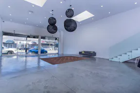Fairfax District Versatile High Ceiling Two Level Indoor/ Outdoor Party Film Photo Space - Image 8