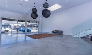 Fairfax District Versatile High Ceiling Two Level Indoor/ Outdoor Party Film Photo Space - Image 8