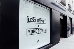 Creative Le Marais Retail Space - Image 13