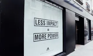 Creative Le Marais Retail Space - Image 13