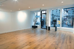 showroom, galerie spacieuse et lumineuse/ vitrine 6 m lineaire au coeur du marais - Image 0