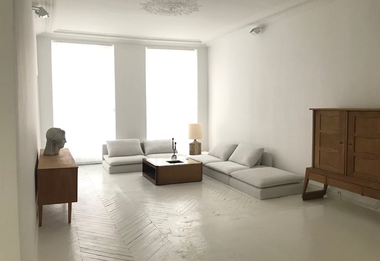 Elegant Espace minimaliste dans un Bâtiment Historique, Palais-Royal/ Louvre - Image 3