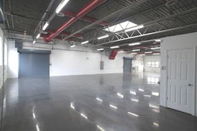 Versatile industrial property - perfect for your business needs - Image 1
