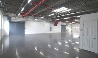 Versatile industrial property - perfect for your business needs - Image 1