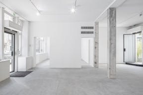 Large Showroom Rue Froissart - Image 5