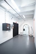 DTLA - Ivy Wall Studio with Mirrors - Image 12