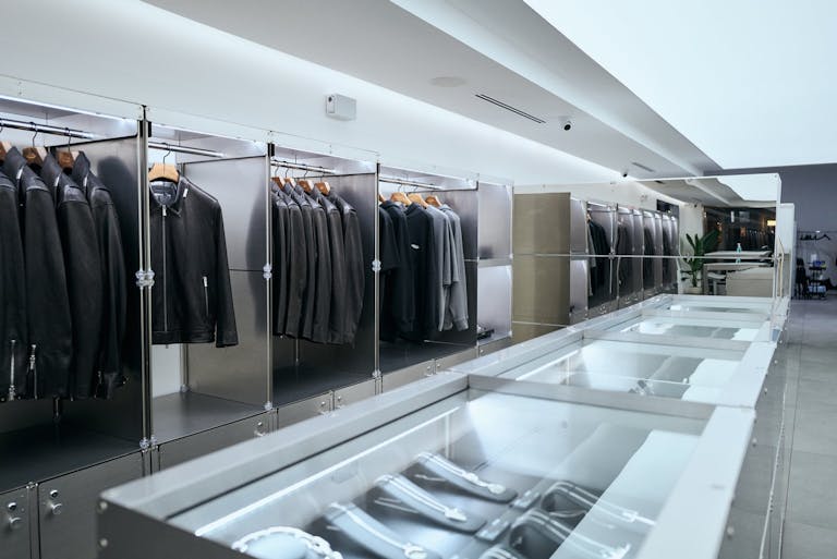 Storefront space available - Image 0