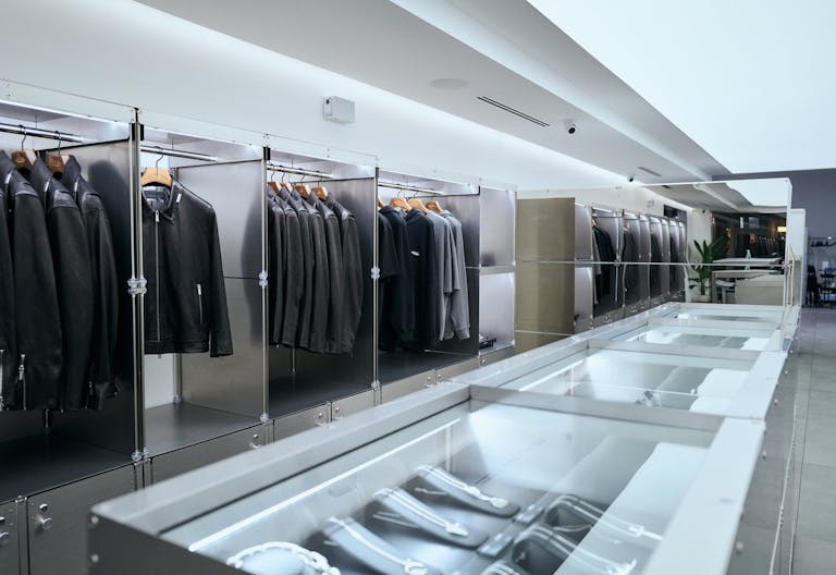 Storefront space available - Image 0