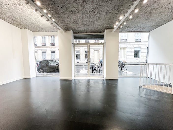 Spacious Gallery Space in the Haut Marais - Image 0