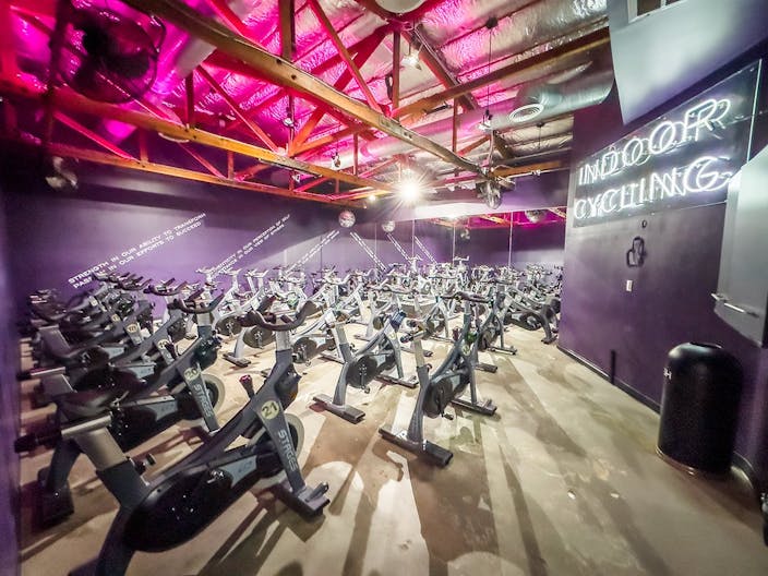Modern, Lofty Fitness Studio - Image 1