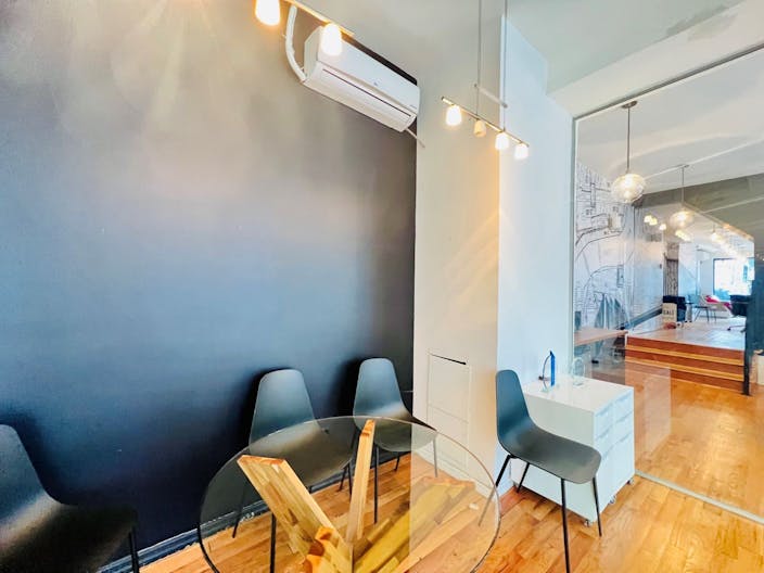 Prime Williamsburg Corner Retail Space | 100 ft Glass Frontage | High Foot Traffic - Image 1