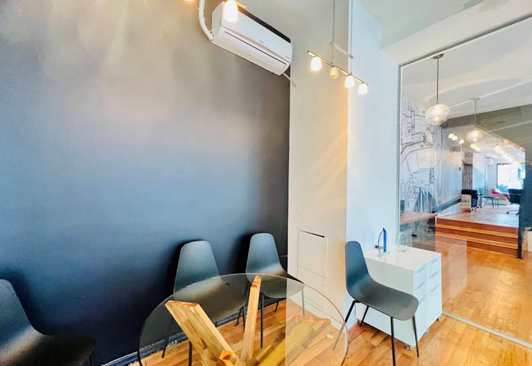 Prime Williamsburg Corner Retail Space | 100 ft Glass Frontage | High Foot Traffic - Image 1