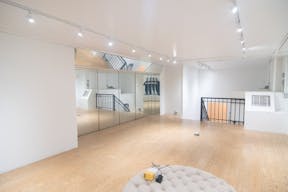 Gorgeous Midtown Gallery Retail Space - Image 4