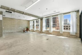 NATURAL LIGHT LOFT | DTLA SKYLINE VIEW | PRIVATE HAIR, MAKEUP AND VANITY SPACE - Image 1