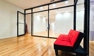 Entire Floor in SOHO with 2 extra rooms! - Image 54