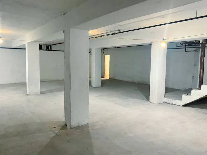 Large Basement space in LA - Image 0