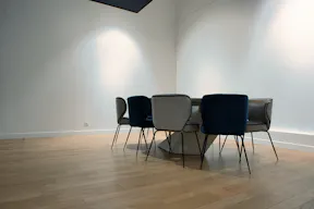 Spacious, streamlined gallery - your projects in the heart of the art district - Image 8