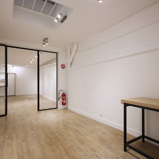 White box pop-up space Rue Debelleyme - Image 6
