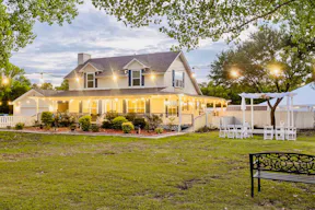 Bluebird Cottage Event Center - Image 1