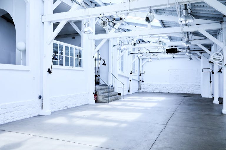 Showroom in Folie-M�ricourt - Image 0