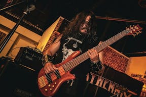 Store Stage at Nivessa Hollywood - Image 9