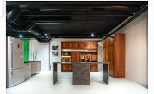 Elevate Your Event Experience in Istanbul's Chic Studio - Image 12