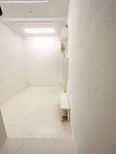 Petite Galerie space in Le Marais - Image 3