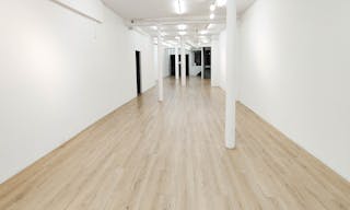 Galerie d'art lumineuse située en bordure du Marais face à Merci - Image 11