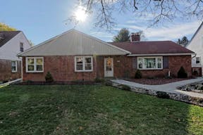 Large, bright, updated Ranch Located in the heart of Pine Hills. 3 bedroom, 2 full & 2-1/2 baths - Image 7