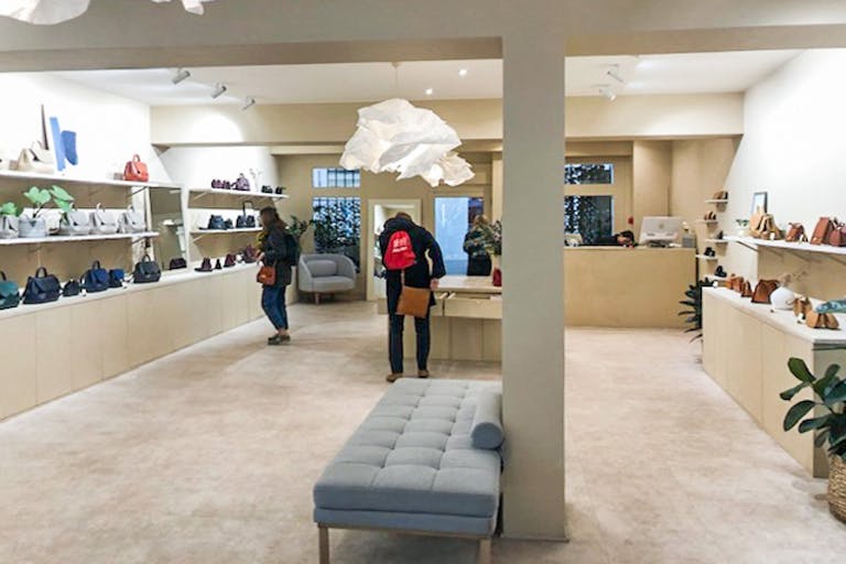 Charming Boutique Shop in Le Marais - Image 1