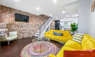 Modern Style Content Creation House - Image 8