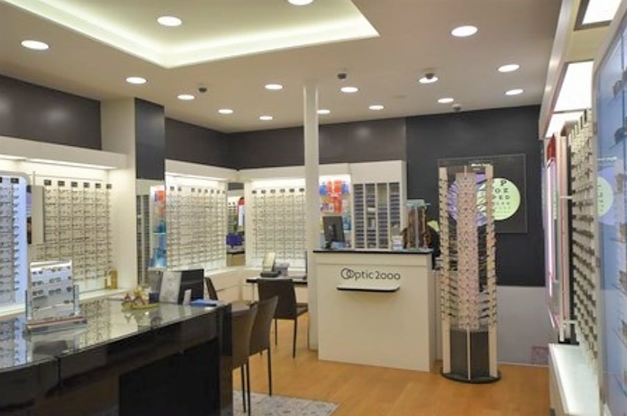 Boutique Shop Busy Area - Op�ra - Image 2