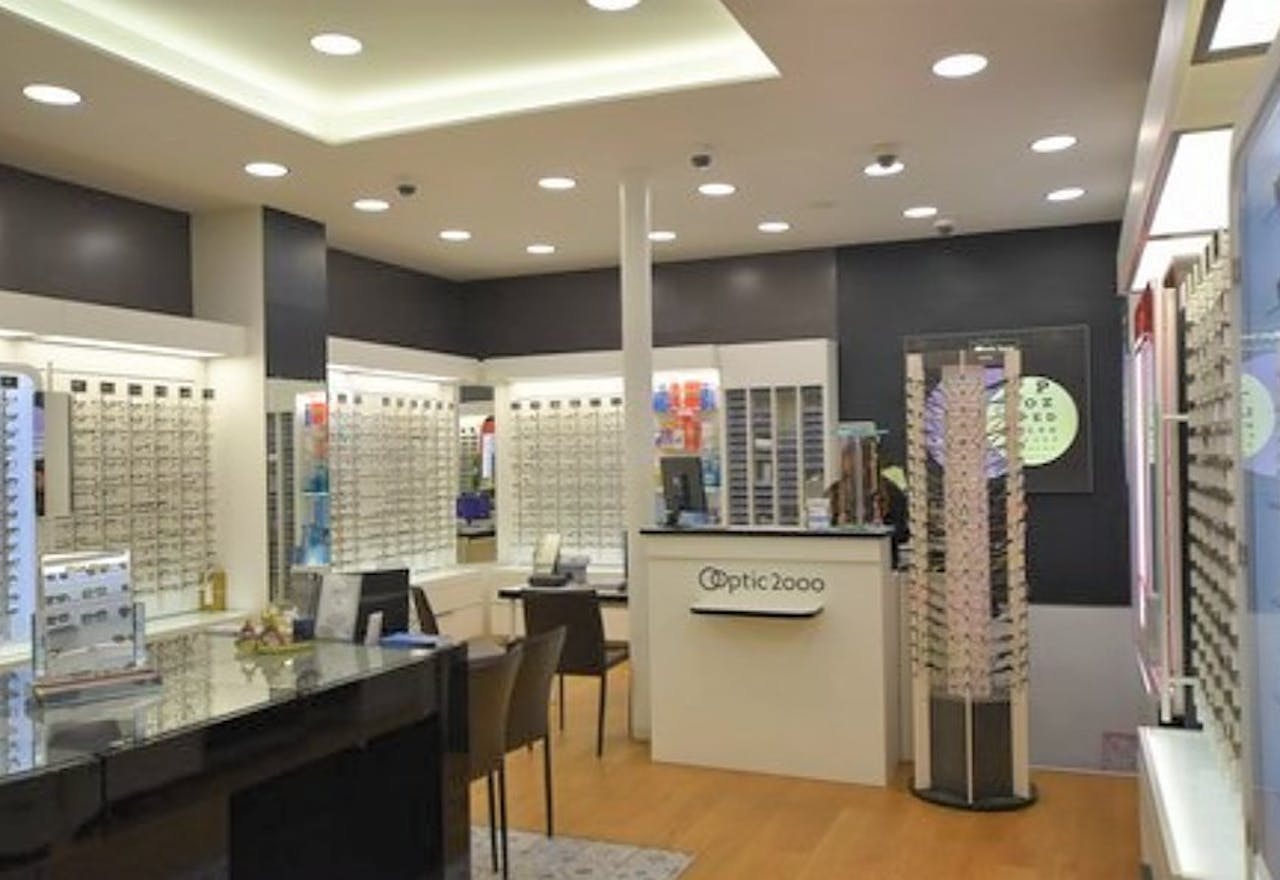 Boutique Shop Busy Area - Op�ra - Image 2